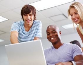 Studenten planen einen Online-Termin